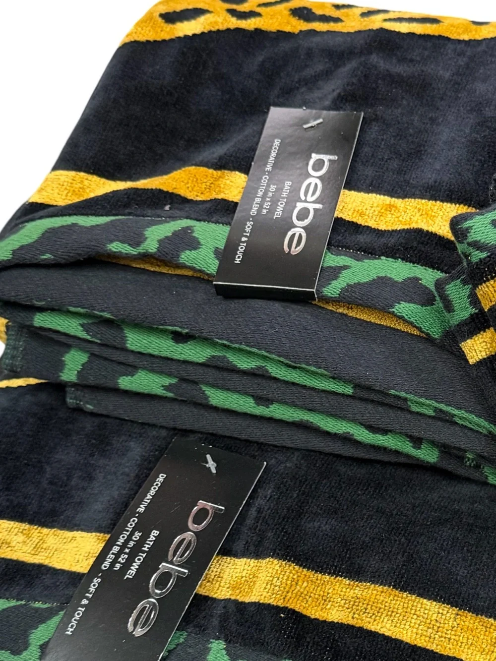 bebe NWT Beautiful Plush Gold, Black & Green Leopard Print 3pc Towel Set